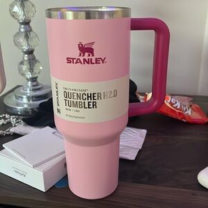 Flamingo Pink 40oz Stanley